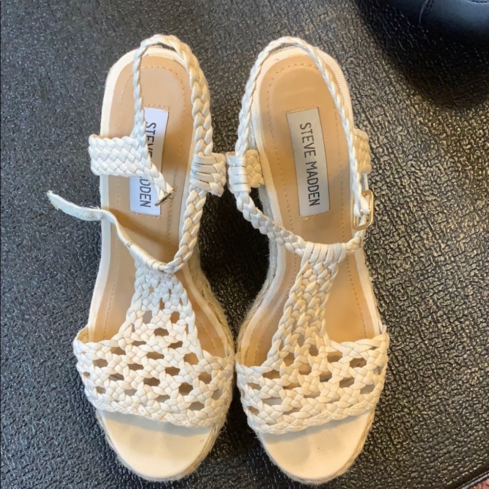 Steve Madden Beige crochet knit wedges size 6.5